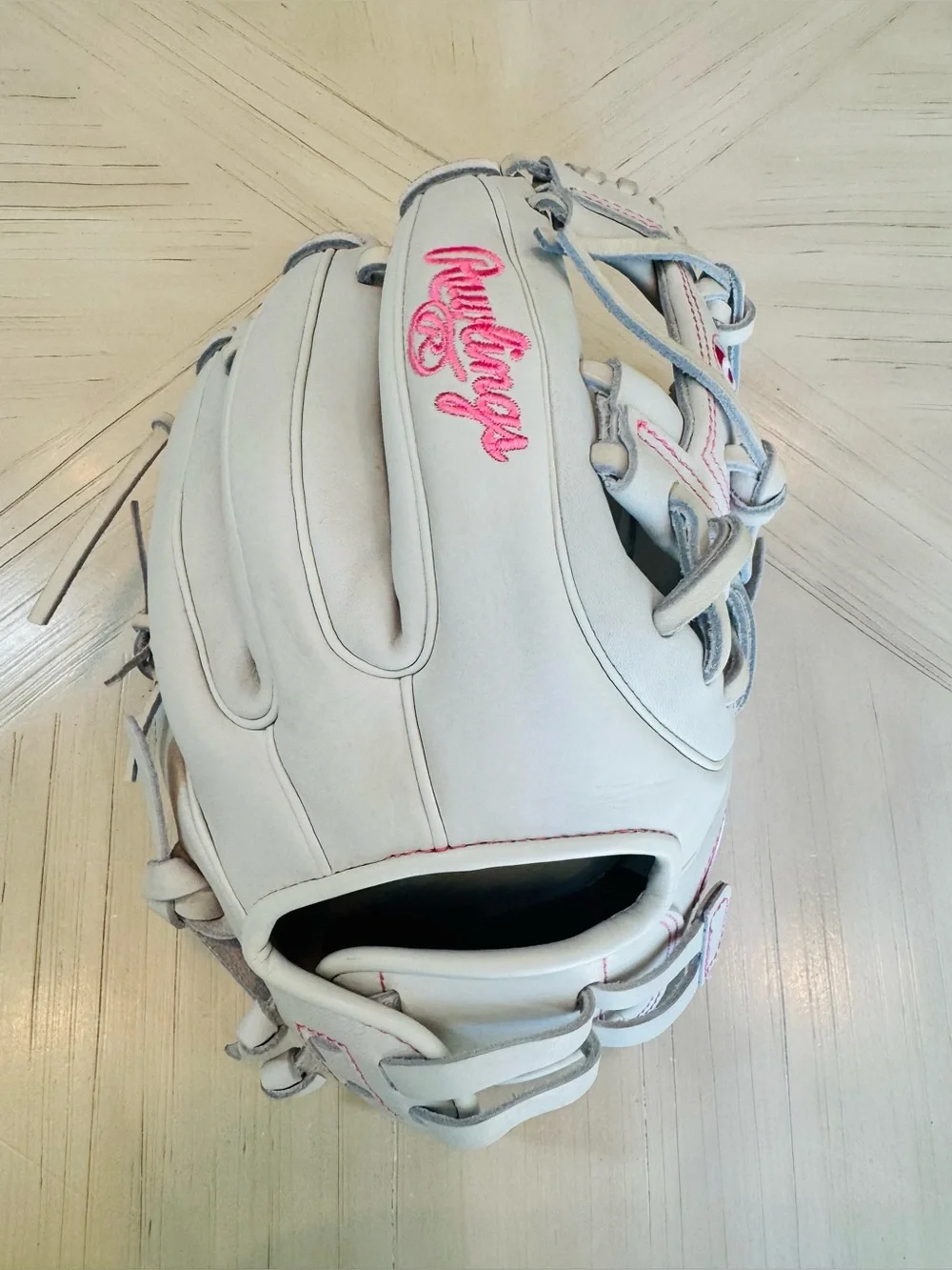 Rawlings Liberty Advanced 11.75” Fastpitch Softball Glove White/Pink RLA715SB-2W